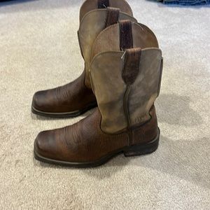 Ariat rambler